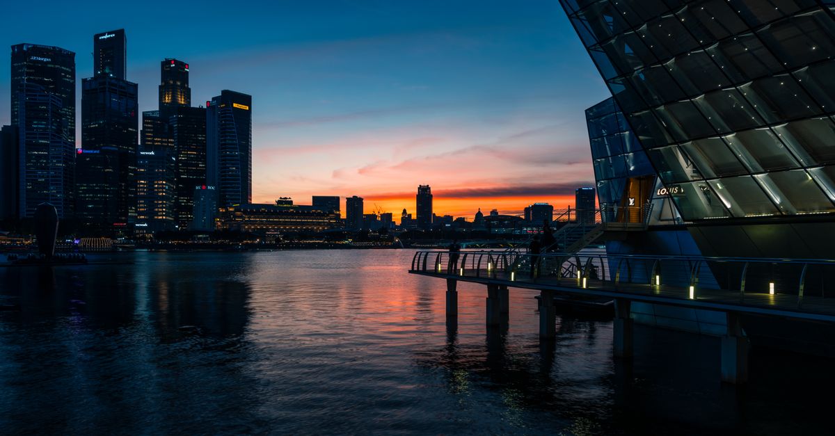 The Ultimate Guide to Evening Entertainment in Singapore’s City Centre